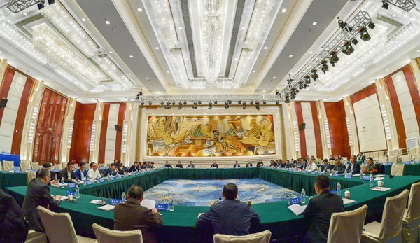凝心聚力 提振信心|中国建筑装饰协会会长工作会暨省级建筑装饰协会会长秘书长工作会在武汉召开(图1) 凝心聚力 提振信心|中国建筑装饰协会会长工作会暨省级建筑装饰协会会长秘书长工作会在武汉召开(图1)