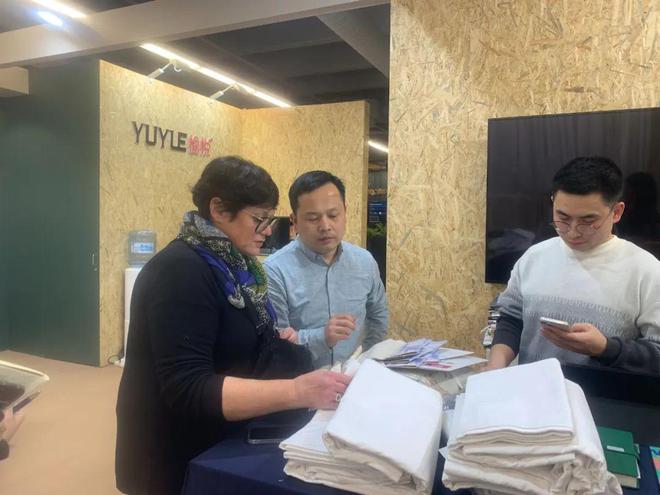 直击法兰克福家纺展丨愉悦：逆风飞扬品牌出海(图2)