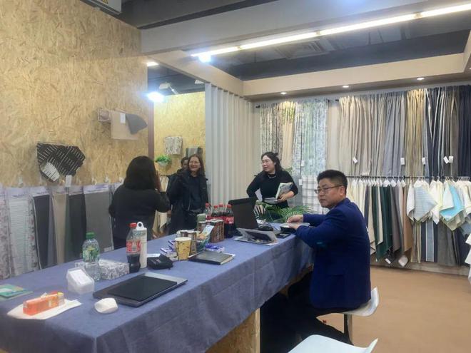 直击法兰克福家纺展丨愉悦：逆风飞扬品牌出海(图3)