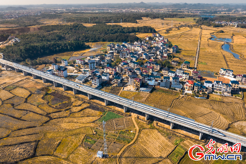 2024年全国铁路春运今日启动 预计发送旅客48亿人次(图1) 2024年全国铁路春运今日启动 预计发送旅客48亿人次(图1)