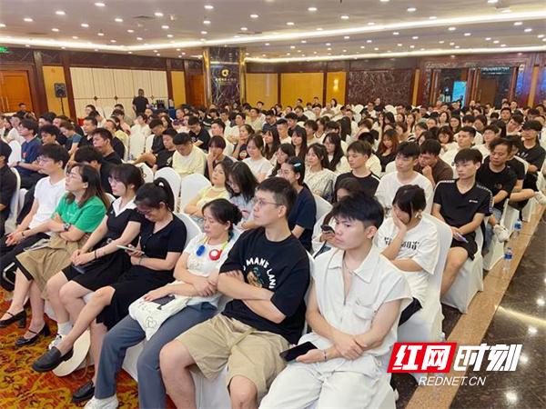 中国家装行业创新论坛暨美迪装饰定制全案首发仪式举行(图3)