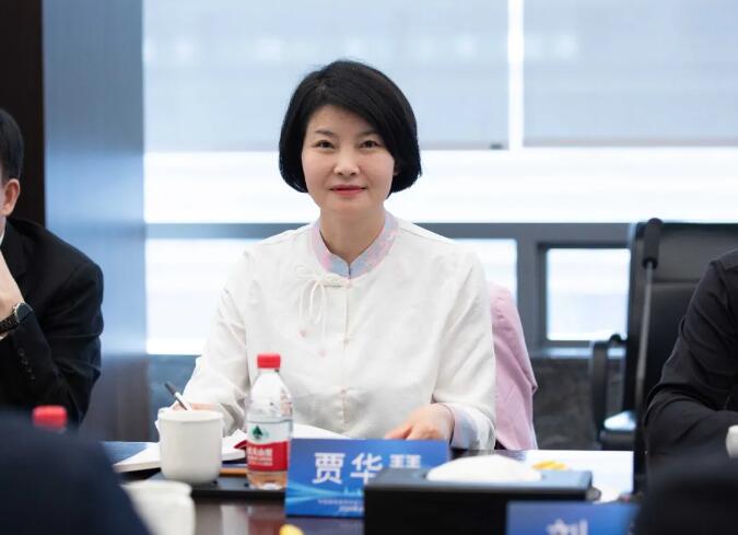 同心聚力向“新”而行——中国建筑装饰协会公共建筑装饰工程分会2024年会长交流会召开(图4)