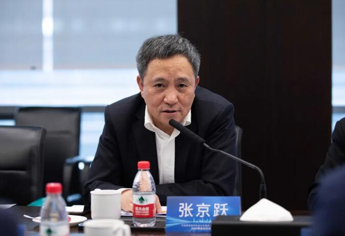 同心聚力向“新”而行——中国建筑装饰协会公共建筑装饰工程分会2024年会长交流会召开(图3)