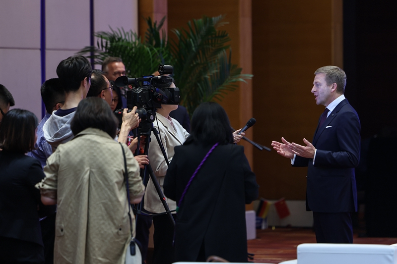 以人类前途为怀 以人民福祉为念——2024年春季中国元首外交纪事(图7) 以人类前途为怀 以人民福祉为念——2024年春季中国元首外交纪事(图7)
