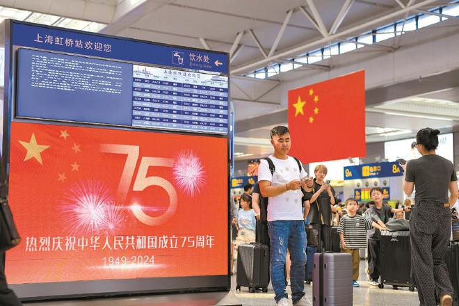 共和国巡礼｜满城中国红满满自豪感(图4)