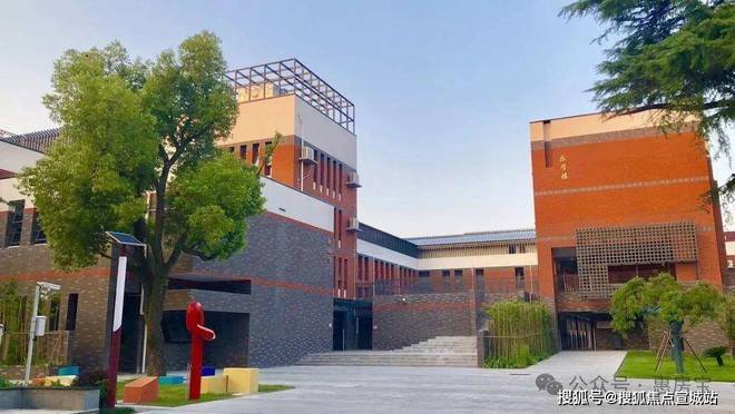 一文读懂上海保利建发·璟玥府优缺点!分析一下璟玥府值得买吗?(图21) 一文读懂上海保利建发·璟玥府优缺点!分析一下璟玥府值得买吗?(图21)