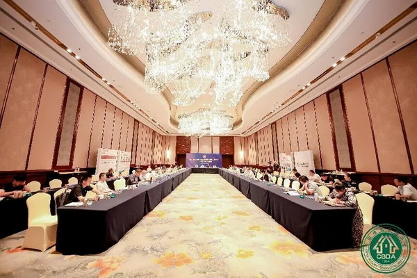 聚力思变 乘势笃行——中国建筑装饰协会公共建筑装饰工程分会2024年工作扩大会议召开(图2)