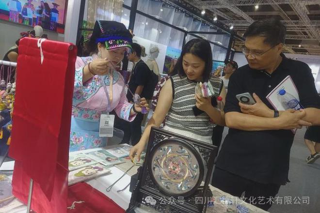 2024·中国纺织非遗创新展|羌绣新韵非遗绽放(图7) 2024·中国纺织非遗创新展|羌绣新韵非遗绽放(图7)