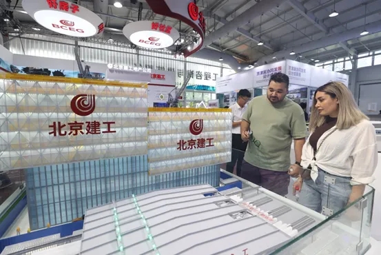 新质生产力擦亮“中国建造”品牌 2024年服贸会工程咨询与建筑服务专题展区观察(图9) 新质生产力擦亮“中国建造”品牌 2024年服贸会工程咨询与建筑服务专题展区观察(图9)