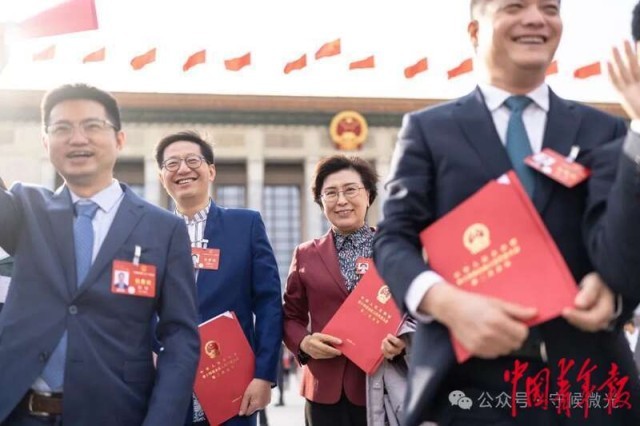 见天地见自己:中国青年报2024年度照片(图3) 见天地见自己:中国青年报2024年度照片(图3)