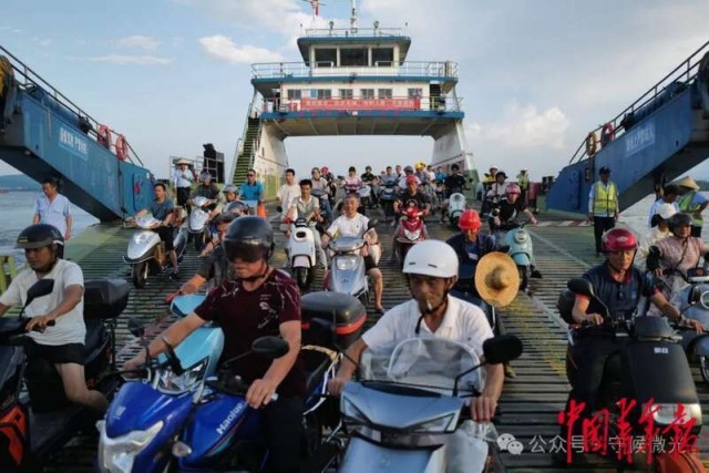 见天地见自己:中国青年报2024年度照片(图10) 见天地见自己:中国青年报2024年度照片(图10)