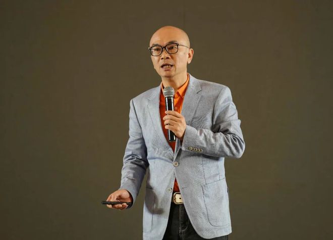 2024第二届华夏装饰高峰论坛在台州圆满落幕共绘装饰建材行业新蓝图(图19) 2024第二届华夏装饰高峰论坛在台州圆满落幕共绘装饰建材行业新蓝图(图19)