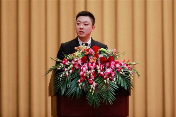 亚厦集团2025年“越雄关 · 绽光芒”致敬奋斗者颁奖典礼暨开年工作部署会议隆重召开(图5) 亚厦集团2025年“越雄关 · 绽光芒”致敬奋斗者颁奖典礼暨开年工作部署会议隆重召开(图5)