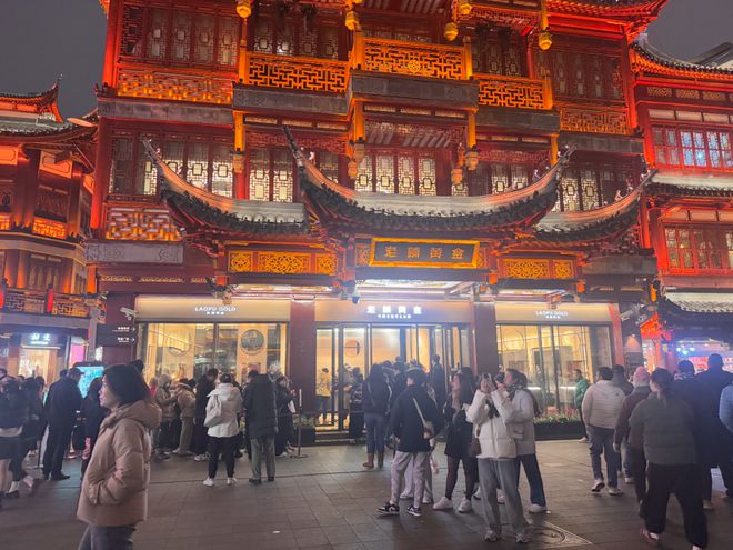 排队10小时POS机刷没电!金价频创新高金店生意冷热不均(图3) 排队10小时POS机刷没电!金价频创新高金店生意冷热不均(图3)