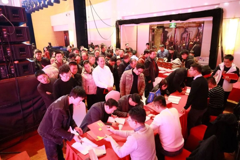第五届冠珠瓷砖城市英雄俱乐部合作联谊峰会圆满举办(图7) 第五届冠珠瓷砖城市英雄俱乐部合作联谊峰会圆满举办(图7)